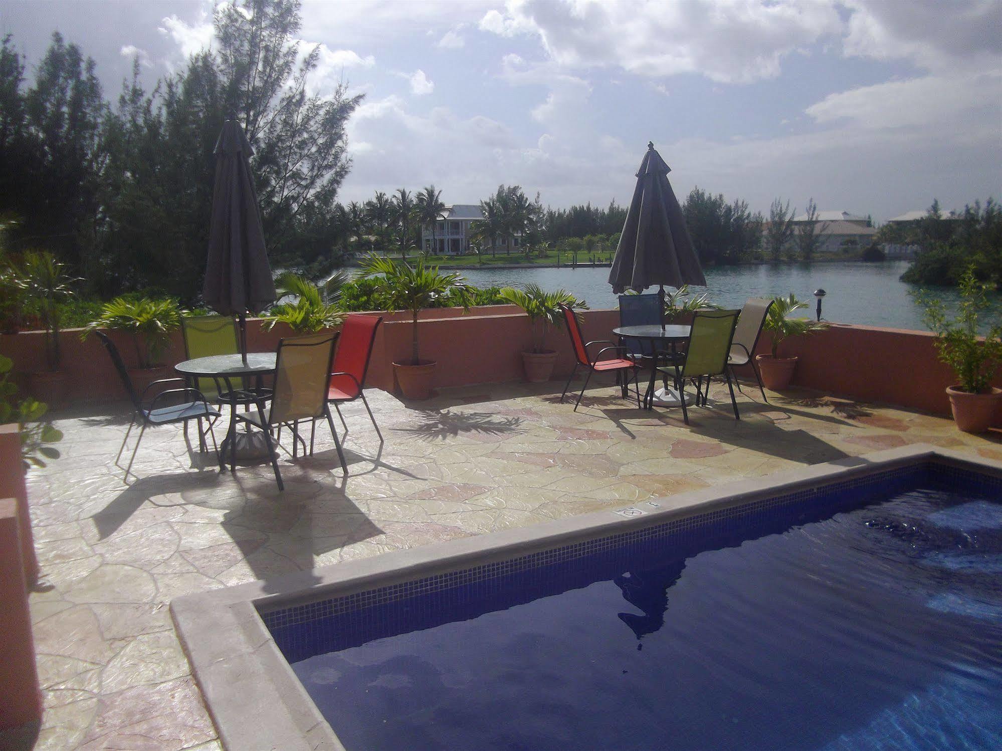 Dundee Bay Villas Фрипорт-Сити Экстерьер фото